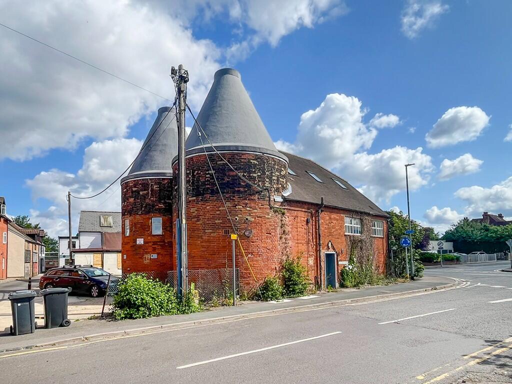 Main image of property: The Kiln, Grange Road, Farnham, Surrey, GU10 1DJ