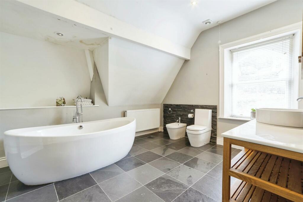 Additional property image - Spring Gardens Lane, Keighley, BD20 6LS