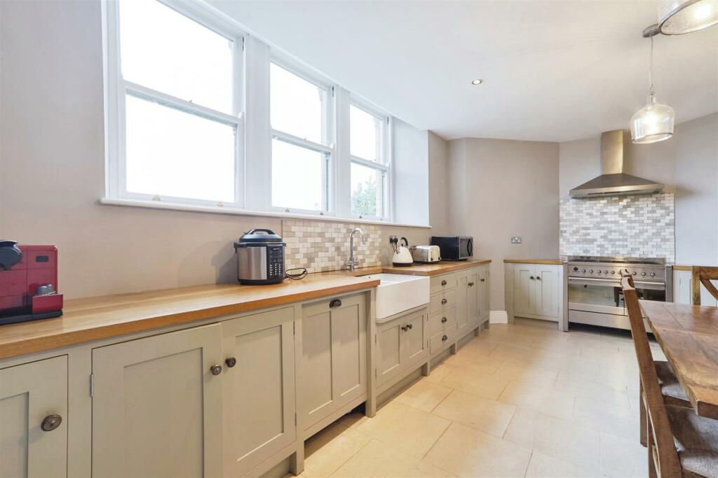 Additional property image - Spring Gardens Lane, Keighley, BD20 6LS