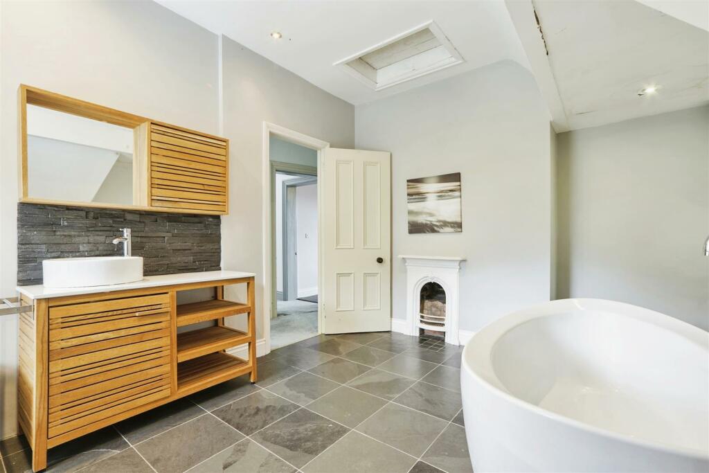 Additional property image - Spring Gardens Lane, Keighley, BD20 6LS