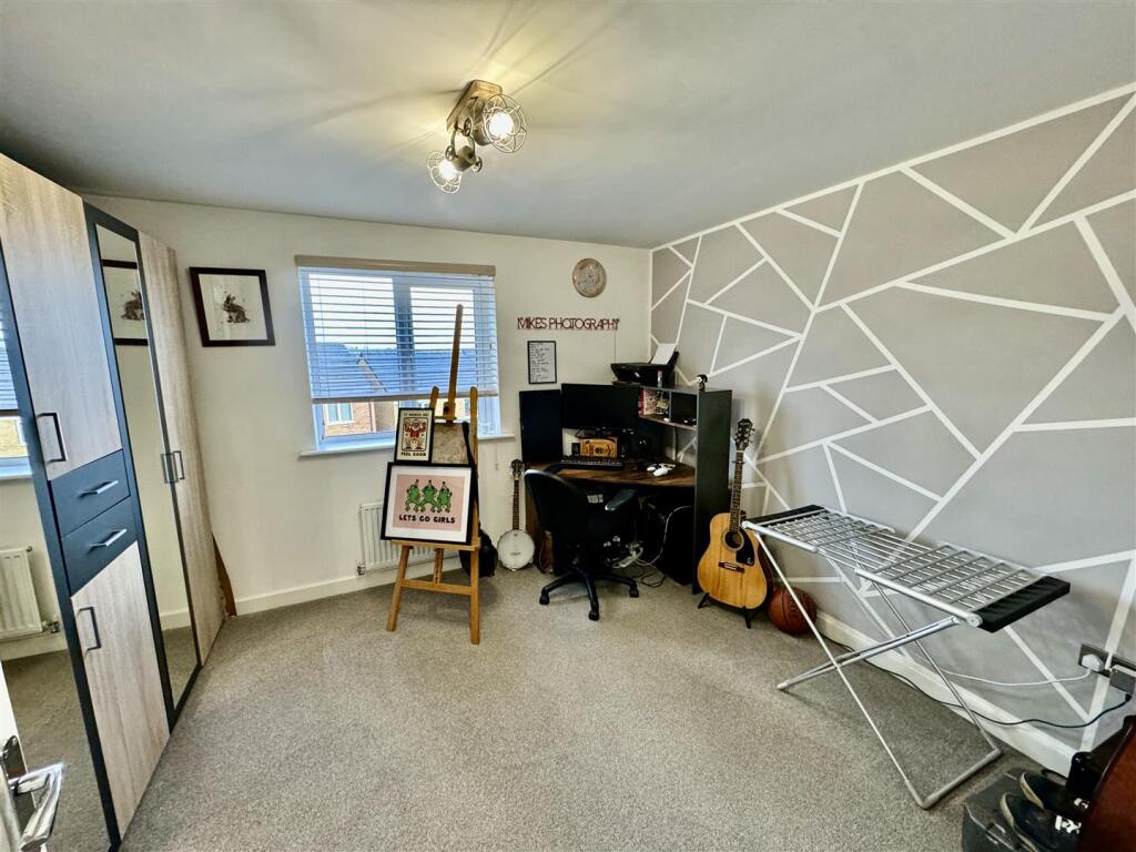 Additional property image - Glatton Drive, Oakworth, BD22 7FD