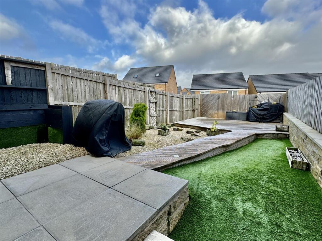 Additional property image - Glatton Drive, Oakworth, BD22 7FD