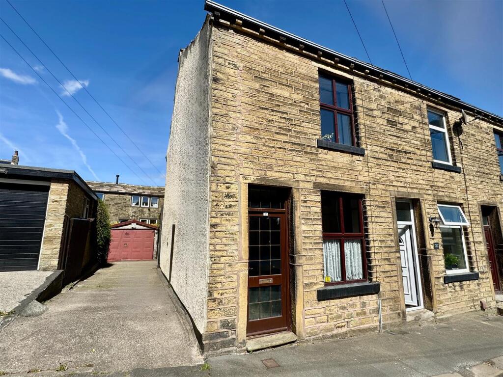 Main image of property: Clarendon Street, Haworth, BD22 8PU