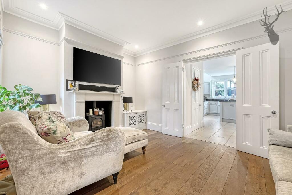 4 bedroom detached house for sale in Forest Road, Loughton, IG10