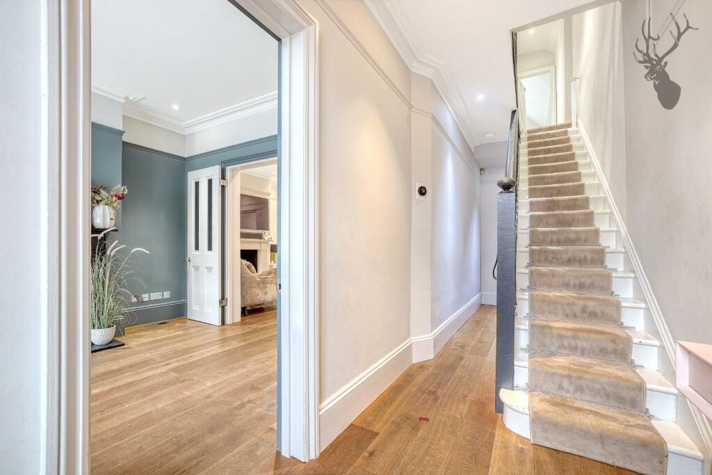 4 bedroom detached house for sale in Forest Road, Loughton, IG10