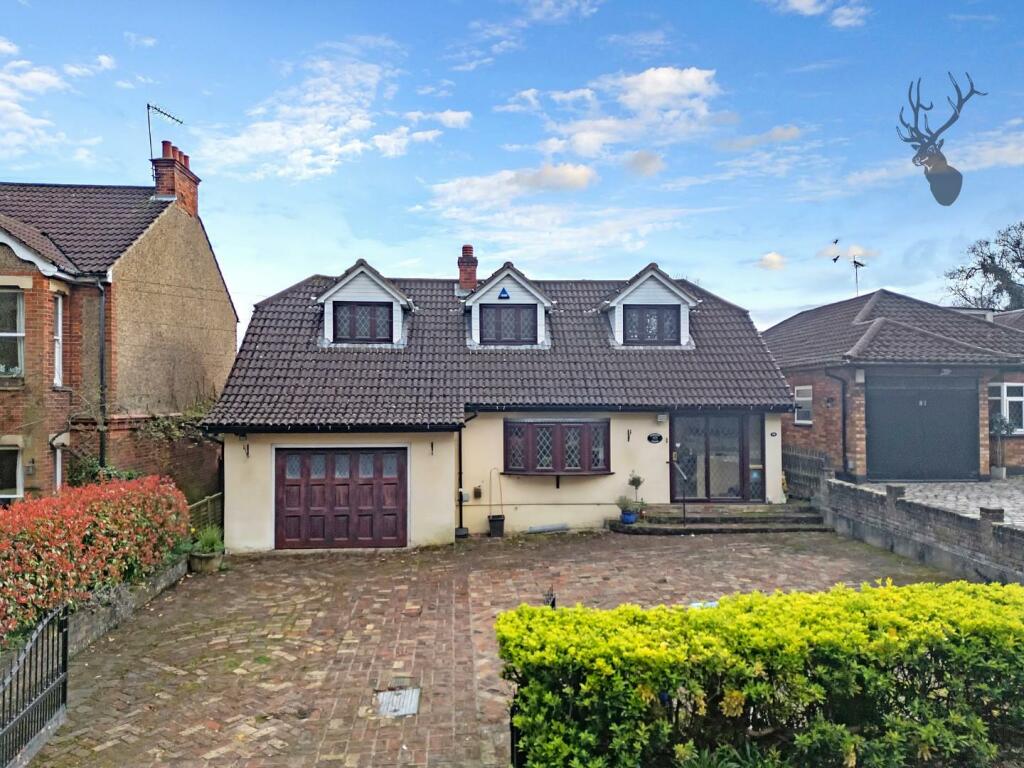 4 bedroom detached house for sale in Coppice Row, Theydon Bois,, CM16