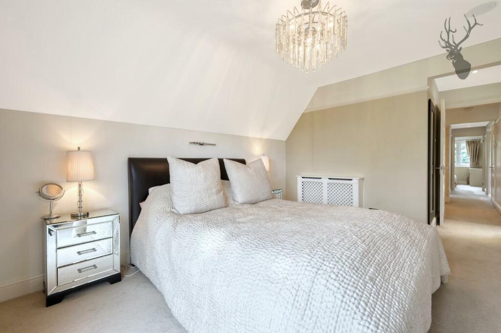 Additional property image - Mount End, Theydon Mount, Epping