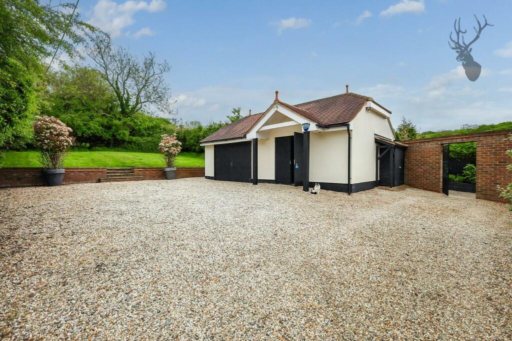 Additional property image - Mount End, Theydon Mount, Epping