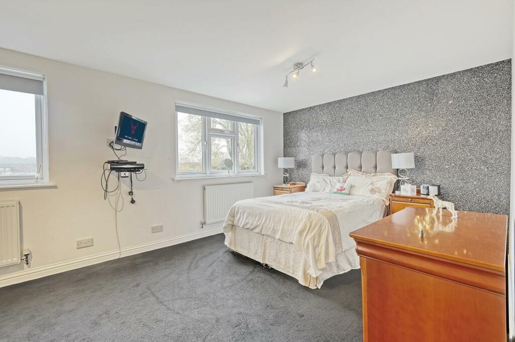 Additional property image - Orchard Drive, Theydon Bois, Epping
