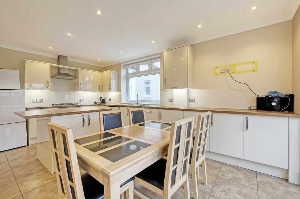 Additional property image - Orchard Drive, Theydon Bois, Epping