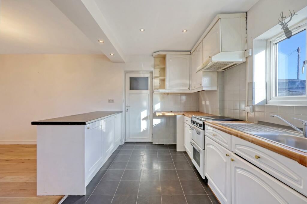 Additional property image - Centre Drive, Epping