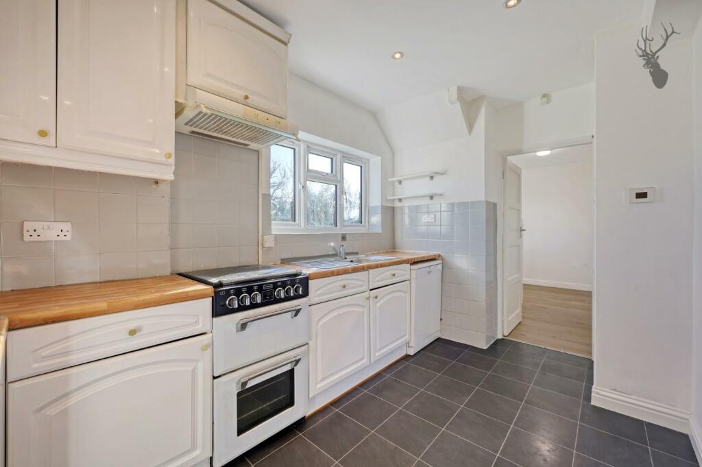 Additional property image - Centre Drive, Epping