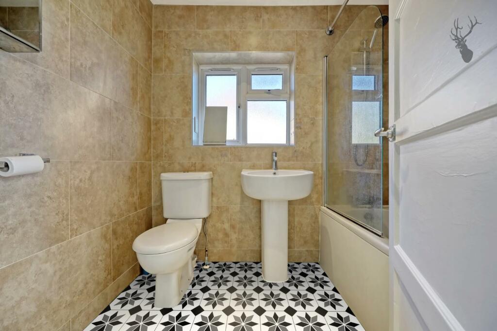 Additional property image - Centre Drive, Epping