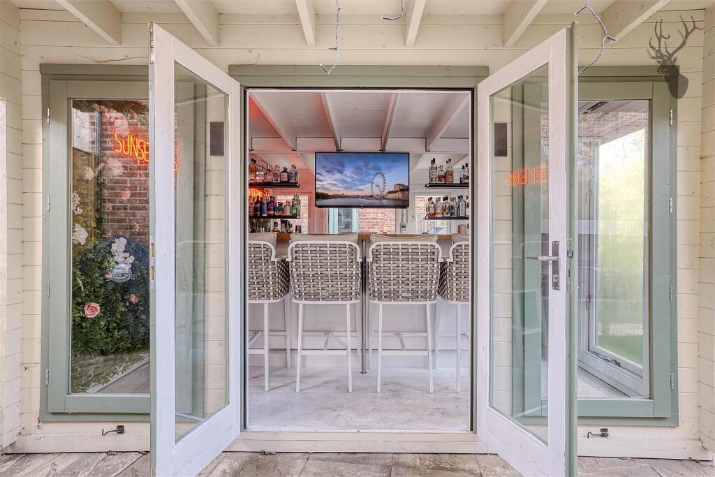 Additional property image - Watlington Gardens, Great Warley, Brentwood