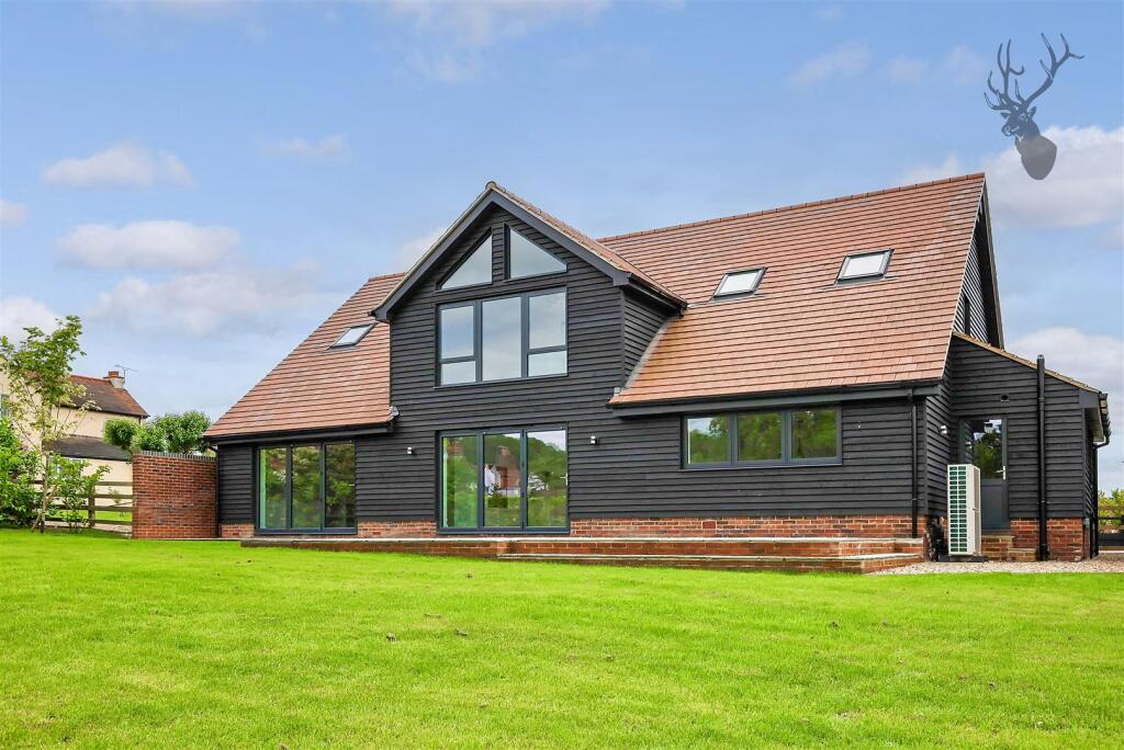 Additional property image - Lessington Barn, Theydon Mount