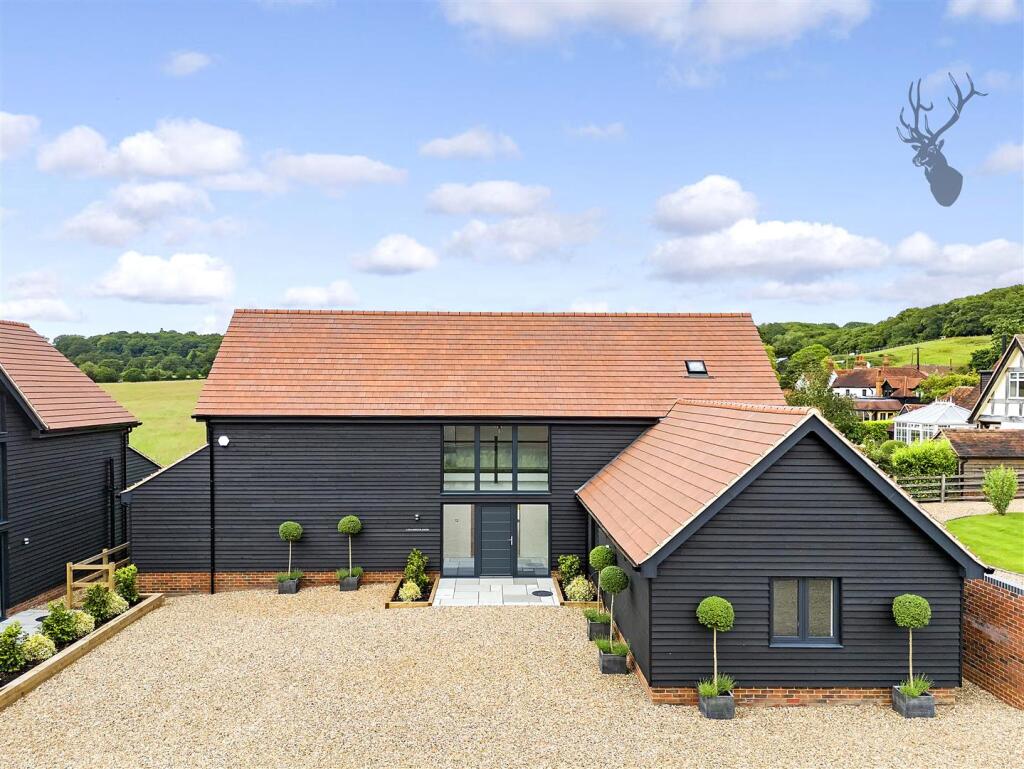 Additional property image - Lessington Barn, Theydon Mount