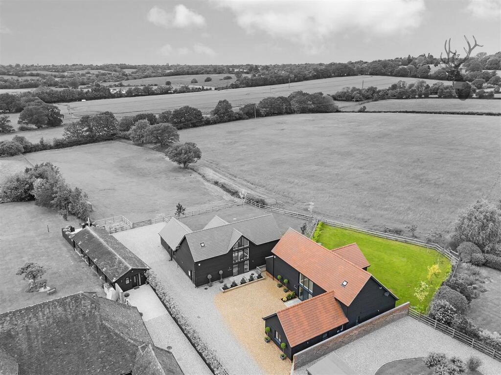 Additional property image - Lessington Barn, Theydon Mount