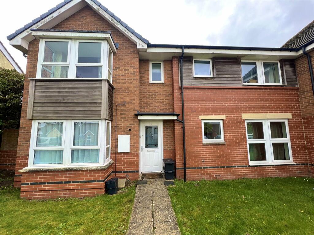 3 bedroom terraced house for rent in Okus Road, Old Town, Swindon, Wiltshire, SN1