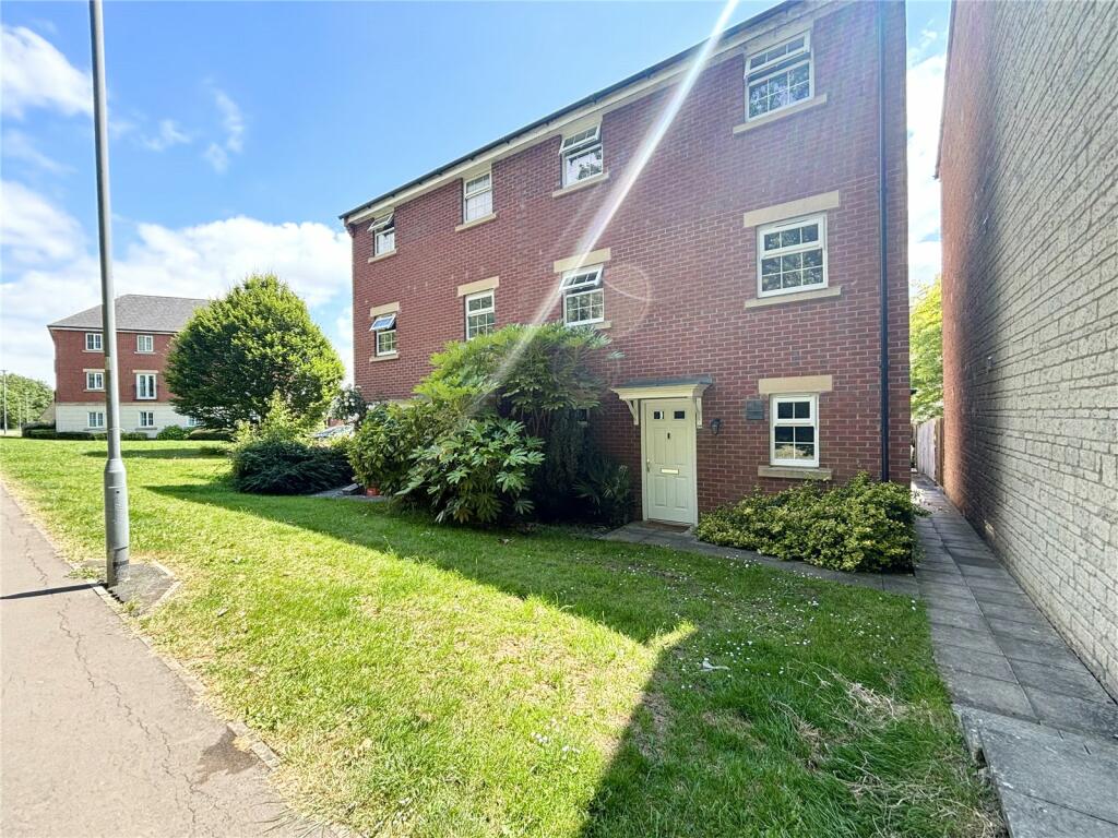 3 bedroom semidetached house for rent in Knole Close, Redhouse