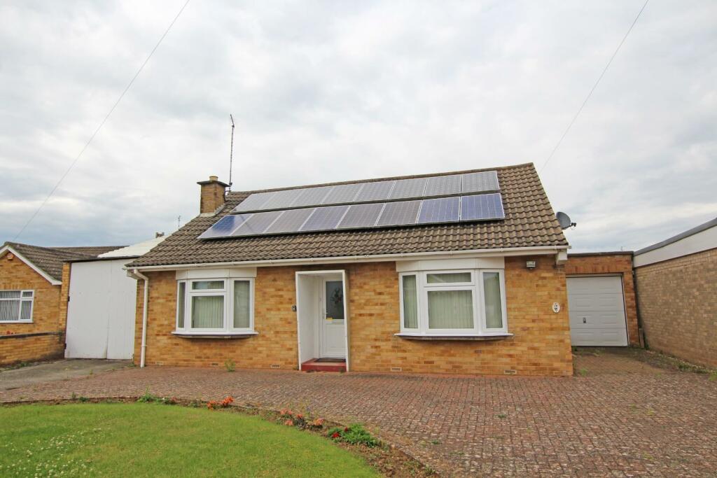 2 bedroom detached bungalow for sale in Andrew Close, Ailsworth