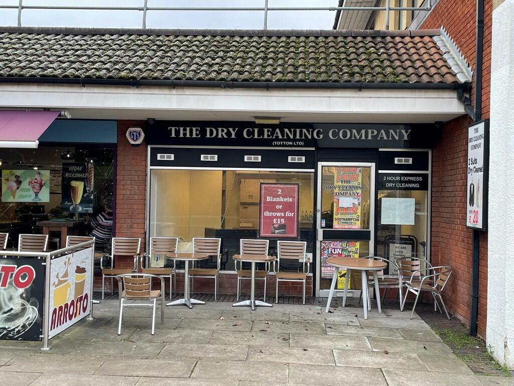 High street retail property to lease in 6 Commercial Road, Totton