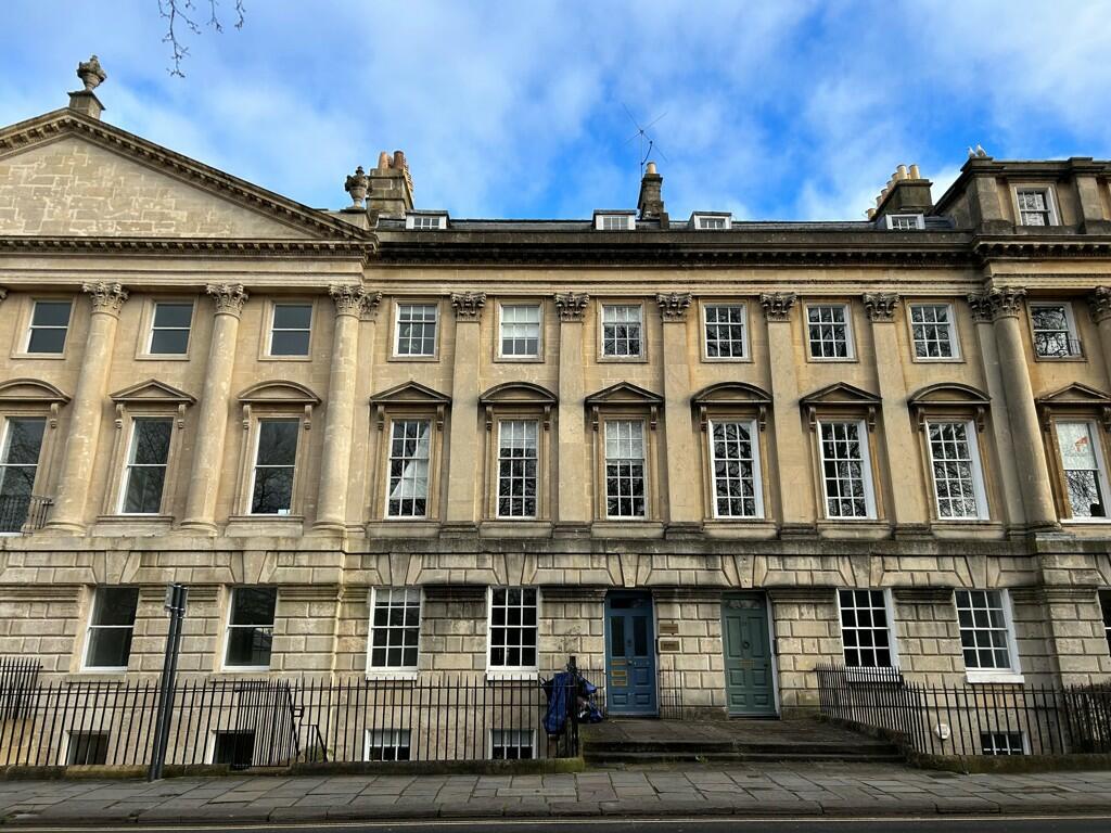 Additional property image - 25 Queen Square, Bath, Bath And North East Somerset, BA1 2HX