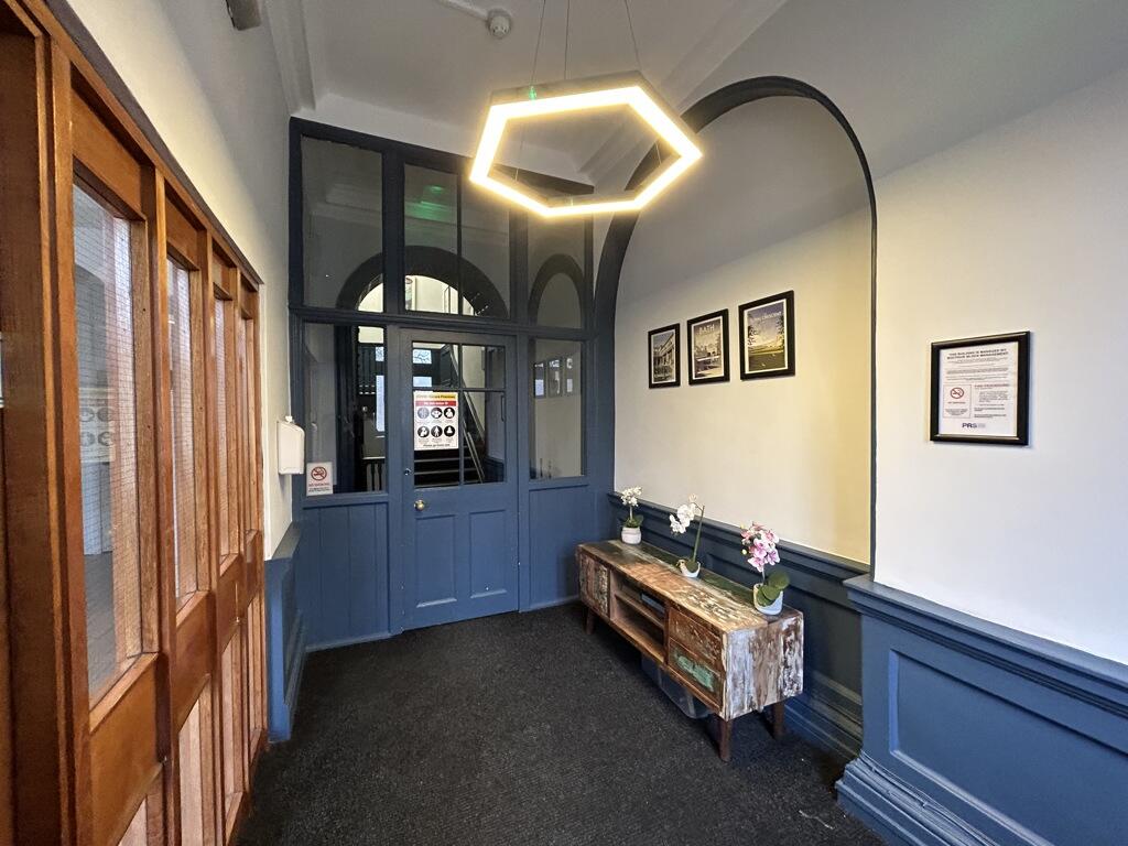 Additional property image - 25 Queen Square, Bath, Bath And North East Somerset, BA1 2HX