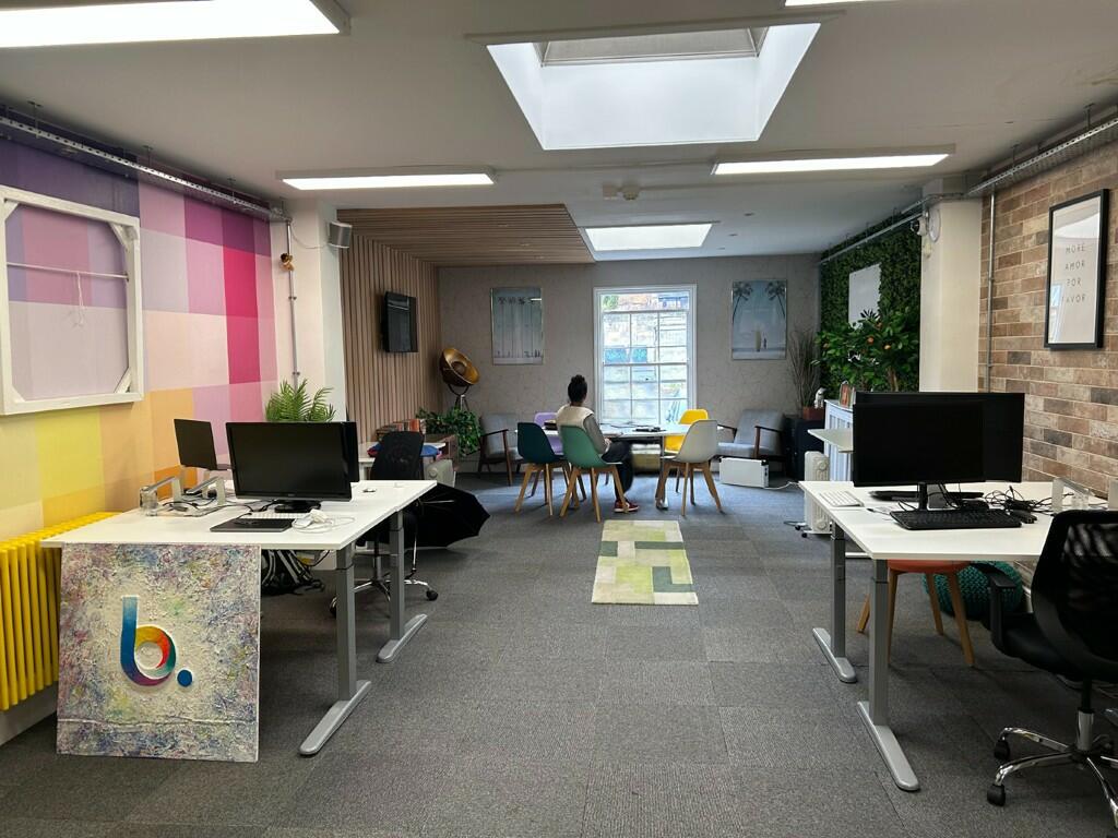 Additional property image - 25 Queen Square, Bath, Bath And North East Somerset, BA1 2HX