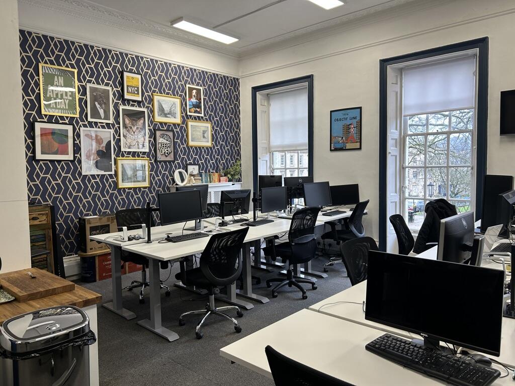 Additional property image - 25 Queen Square, Bath, Bath And North East Somerset, BA1 2HX