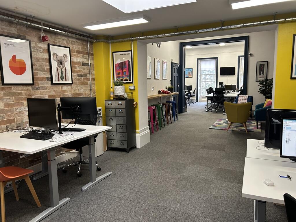 Additional property image - 25 Queen Square, Bath, Bath And North East Somerset, BA1 2HX