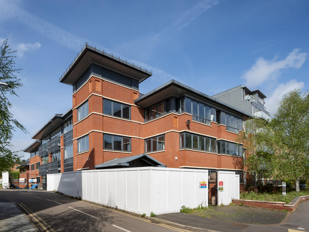 Main image of property: Thames House, Marlow Road, Maidenhead, SL6 7AA