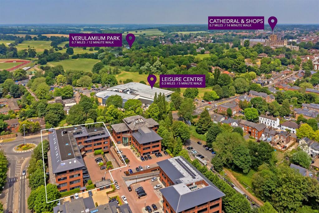 Studio flat for sale in Everard Close, St. Albans, AL1