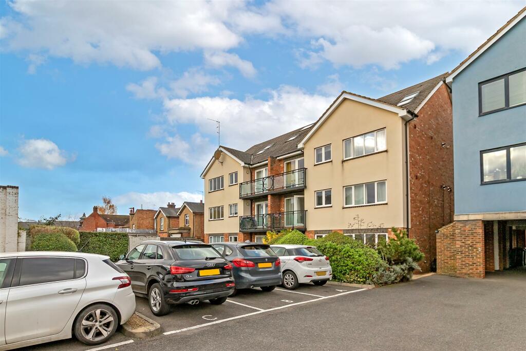 2 bedroom apartment for sale in Hatfield Road, St. Albans, AL1