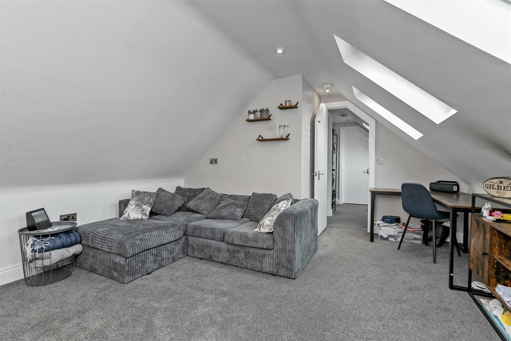 Additional property image - Gaddesden Lane, Redbourn, St. Albans
