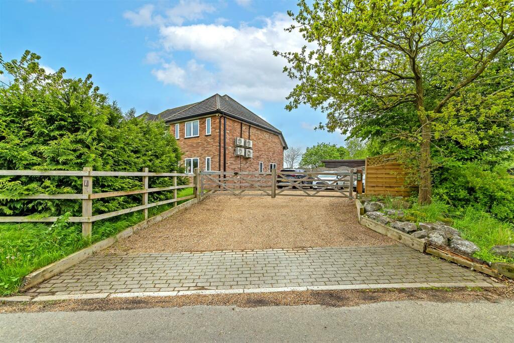 Additional property image - Gaddesden Lane, Redbourn, St. Albans