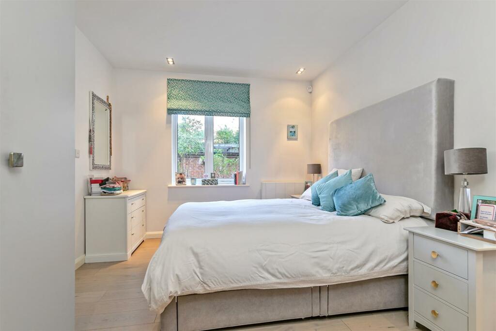 Additional property image - London Road, St Albans