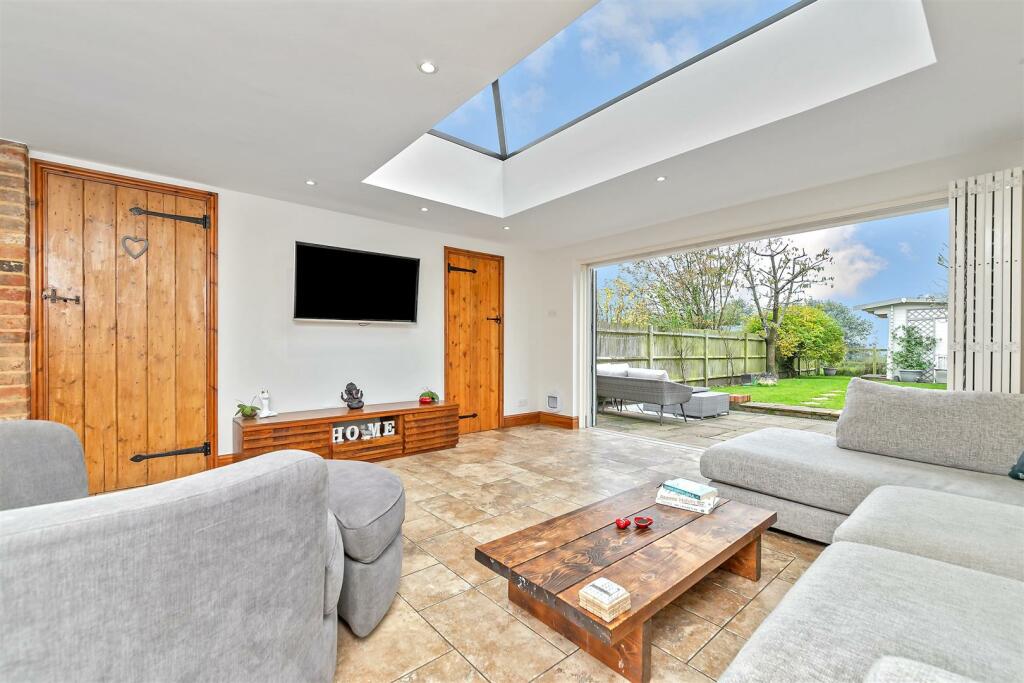Additional property image - Bower Heath, Harpenden