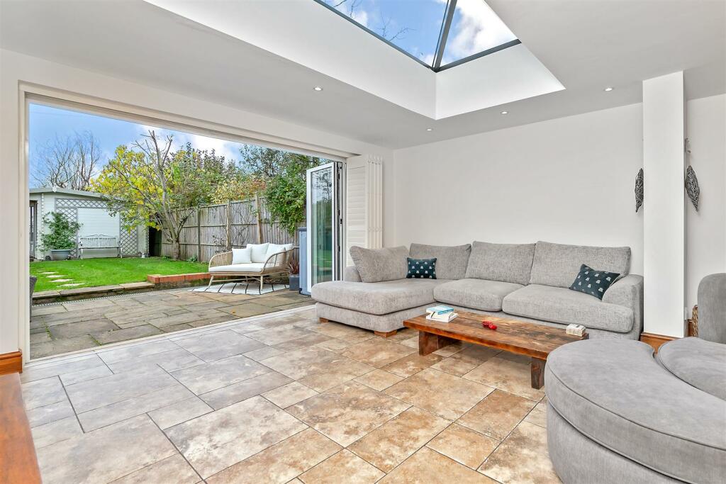 Additional property image - Bower Heath, Harpenden