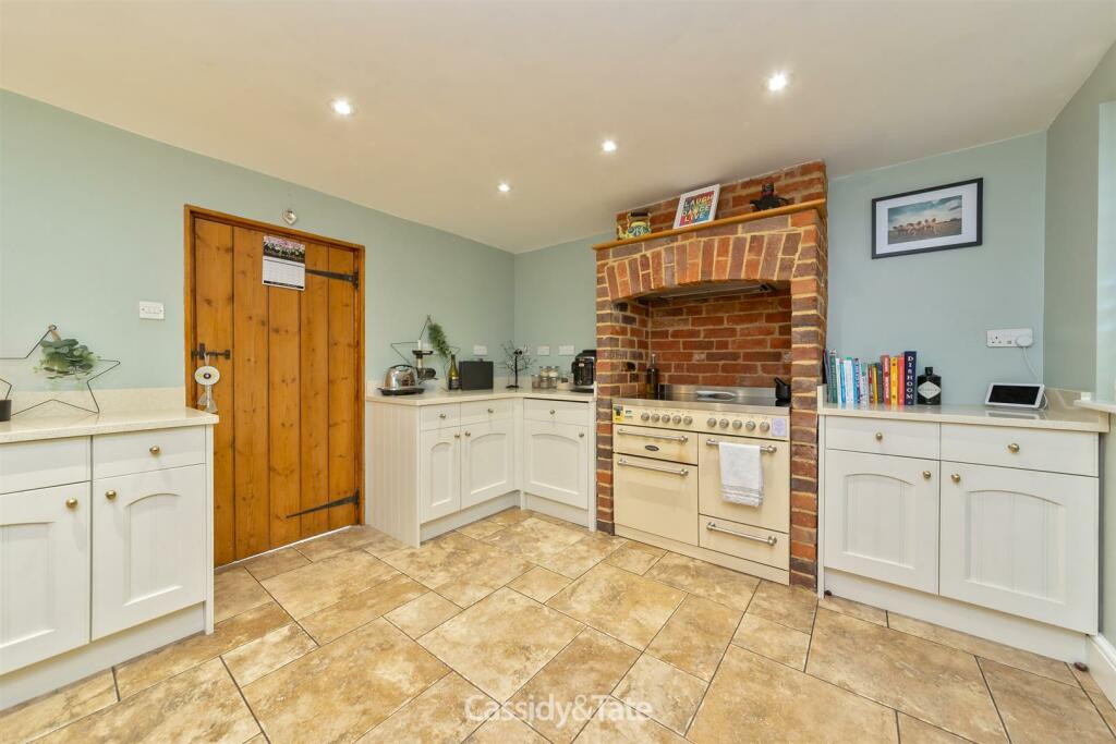 Additional property image - Bower Heath, Harpenden