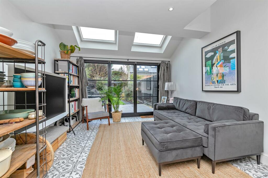 Additional image 17 of Castle Road, St. Albans