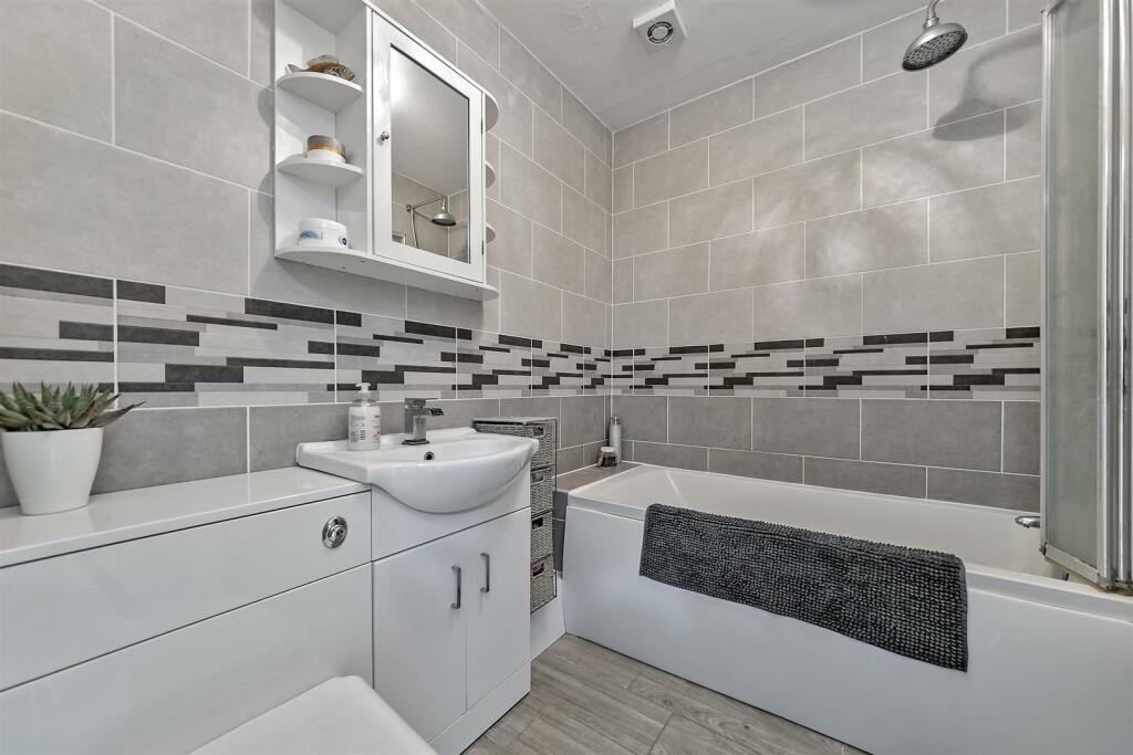 Additional property image - Liberty Walk, St. Albans