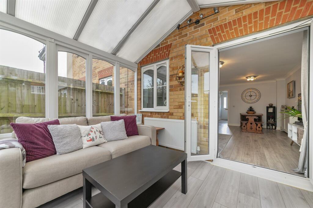 Additional property image - Liberty Walk, St. Albans