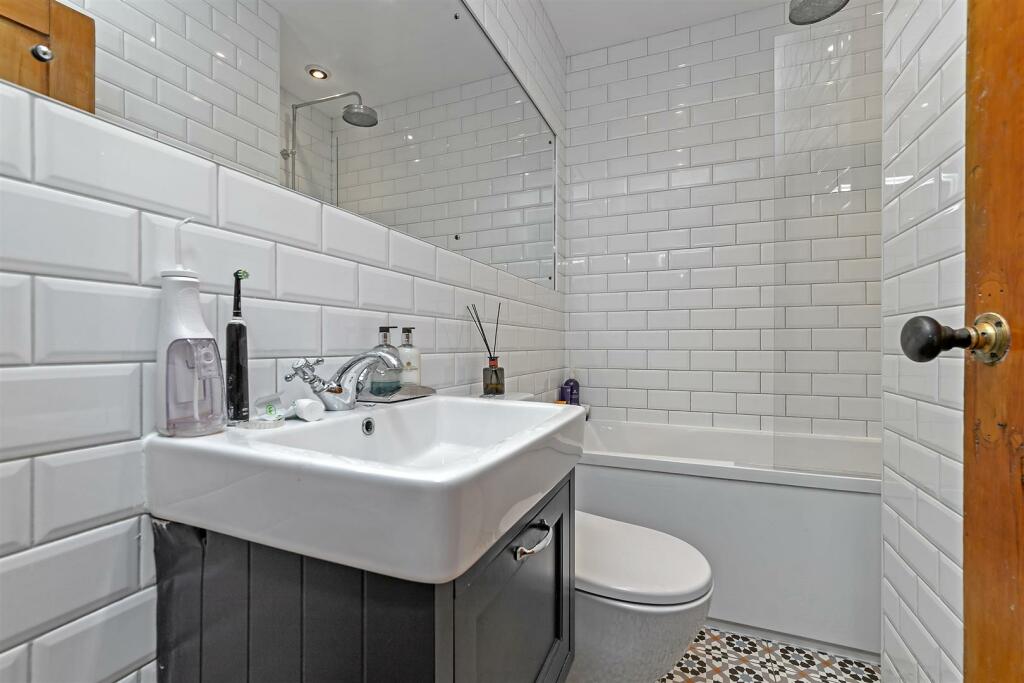 Additional property image - West View Road, St. Albans