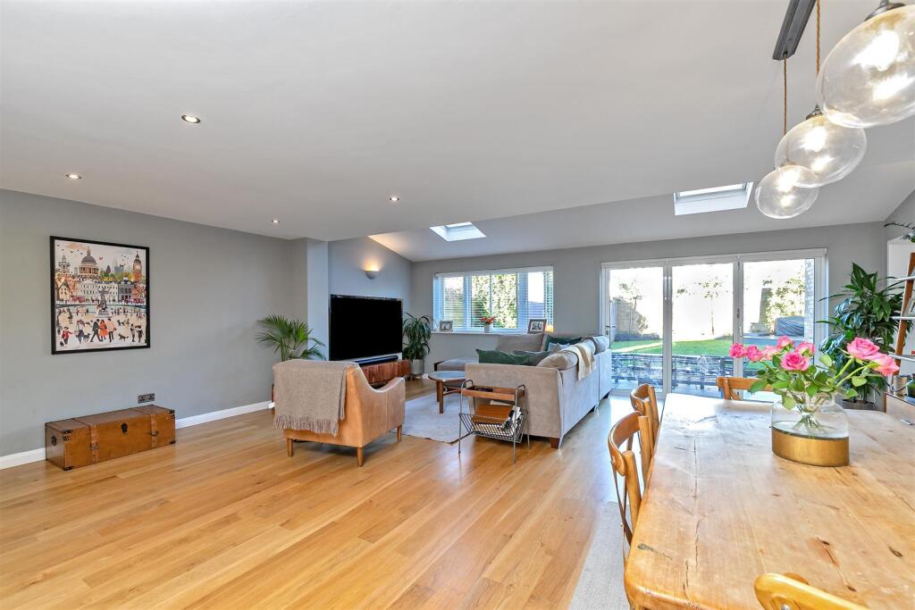 Additional property image - Hadrian Close, St Albans