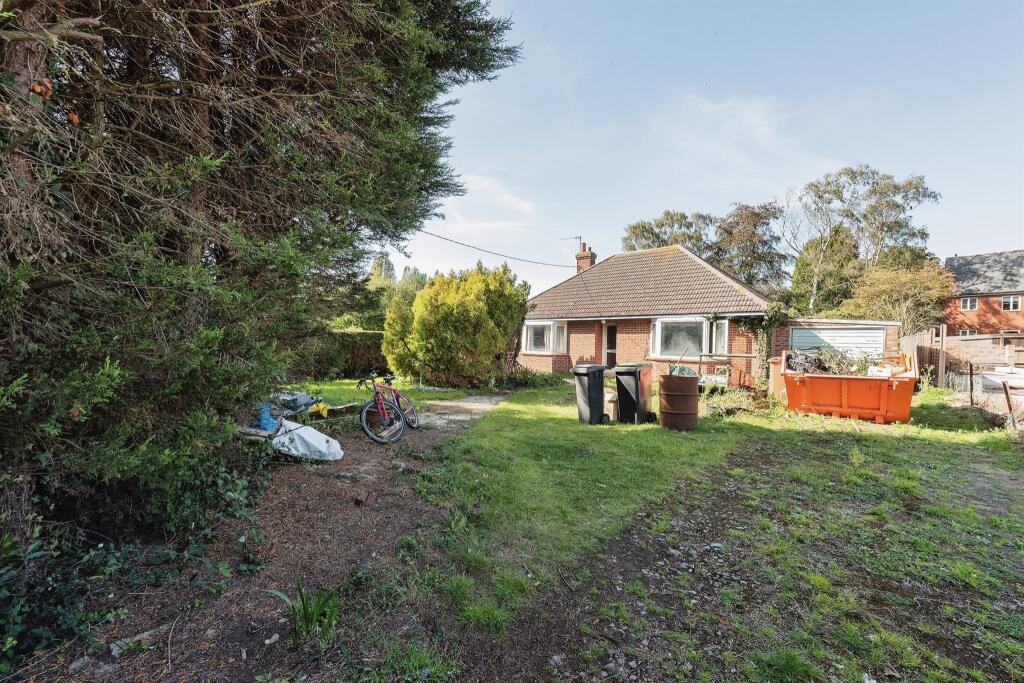 3 bedroom detached bungalow for sale in Stowupland Road, Stowmarket, IP14