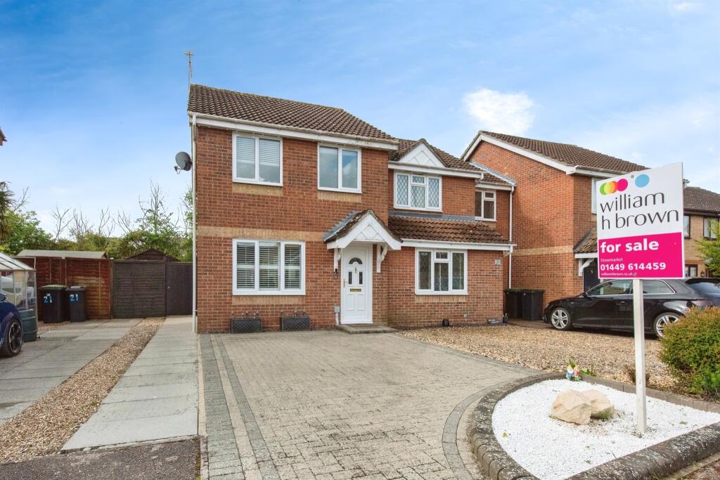 3 bedroom semidetached house for sale in Pyes Meadow, Elmswell, Bury