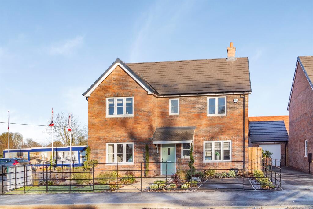 4 bedroom detached house for sale in Cattlegate, Elmswell, Bury St