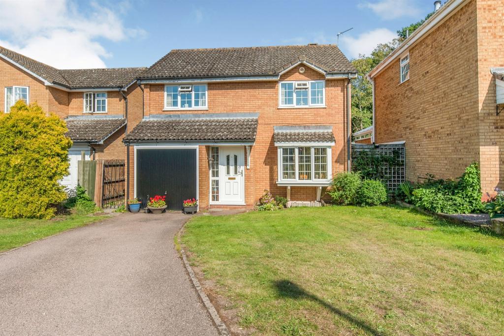 4 bedroom detached house for sale in The Brickfields, Stowmarket, IP14