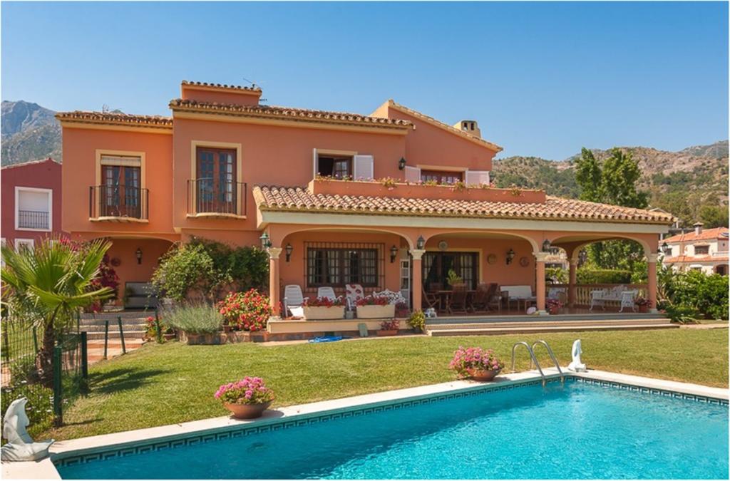 5 bedroom villa for sale in Marbella, Andalucia, Spain