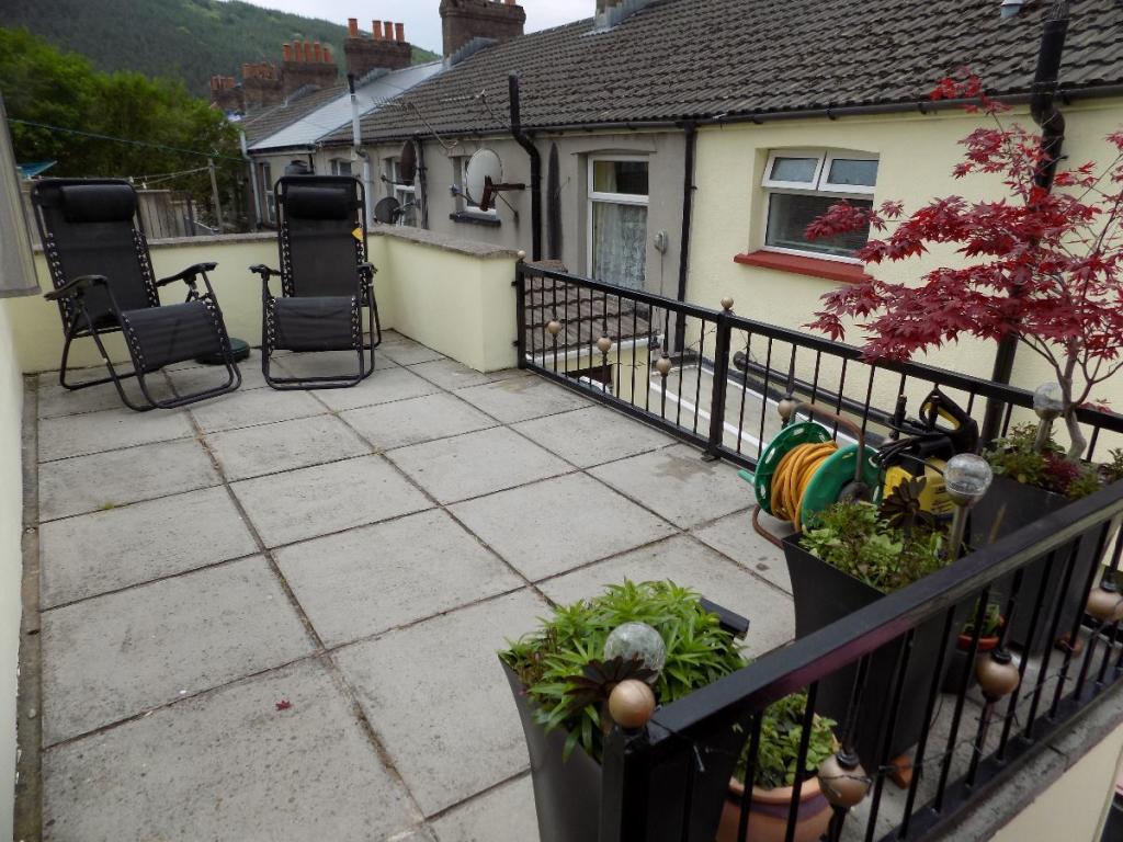 3 bedroom terraced house for sale in Alexandra Road, Six Bells